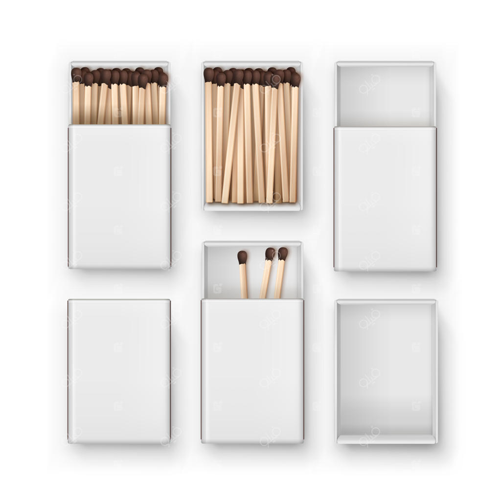 مجموعه جعبه‌های کبریت قهوه‌ای ساده، باز و بسته با نمای از بالا در پس‌زمینه سفید
