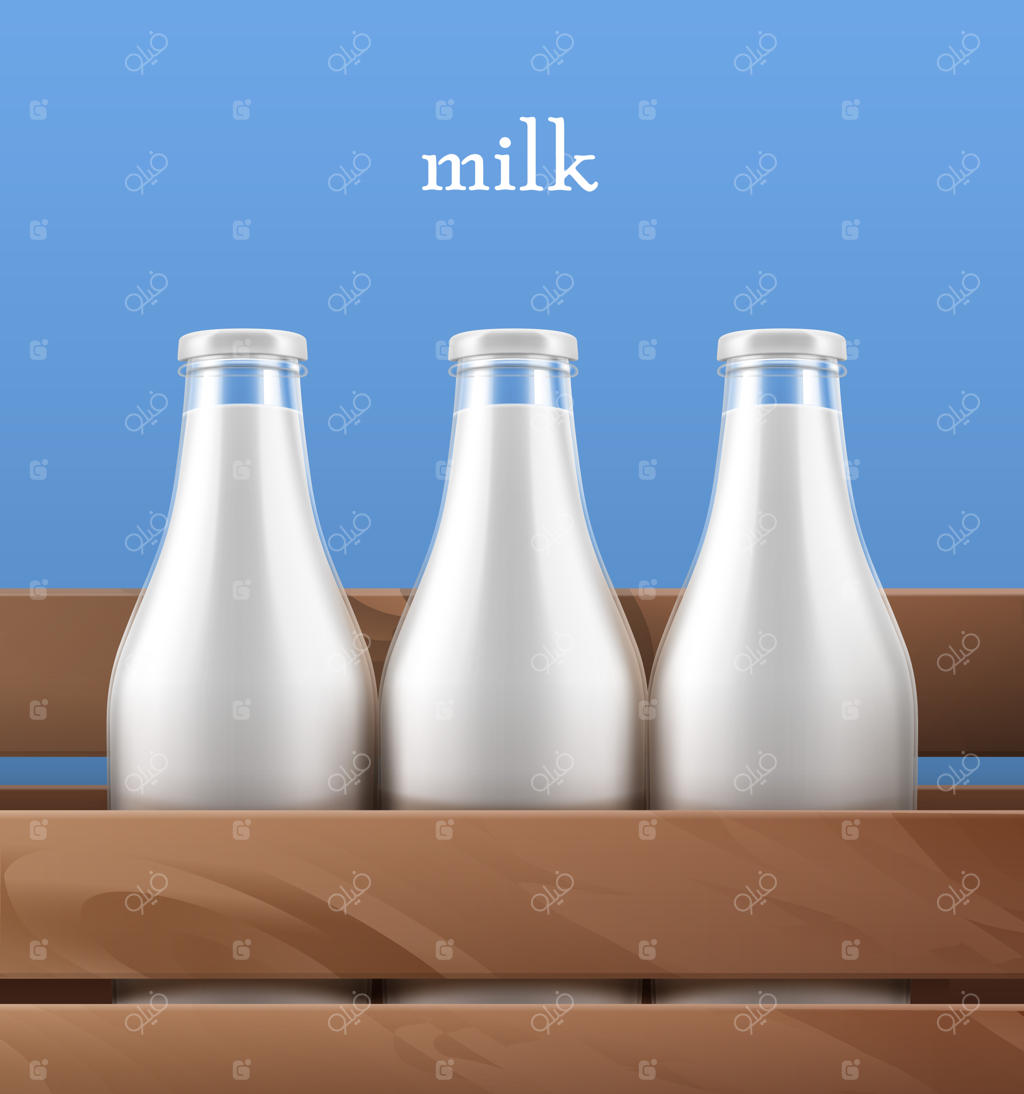 نمای نزدیک از بطری‌های شیشه‌ای پر از شیر ارگانیک تازه در جعبه چوبی روی زمینه آبی با فضای خالی برای متن