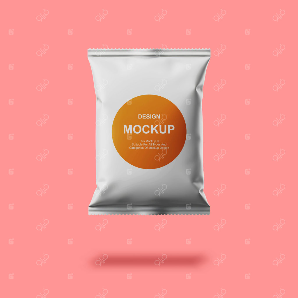 موکاپ بسته‌بندی اسنک با پس‌زمینه صورتی