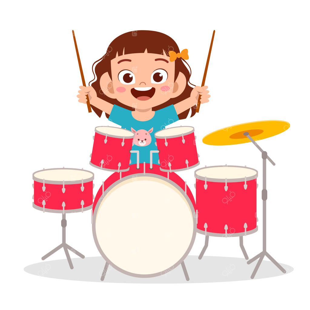 پسر بچه بامزه و خوشحال در حال نواختن طبل