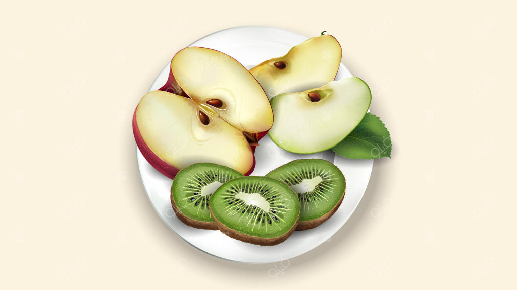 برش‌های کیوی، سیب قرمز و سیب سبز در بشقاب سفید.