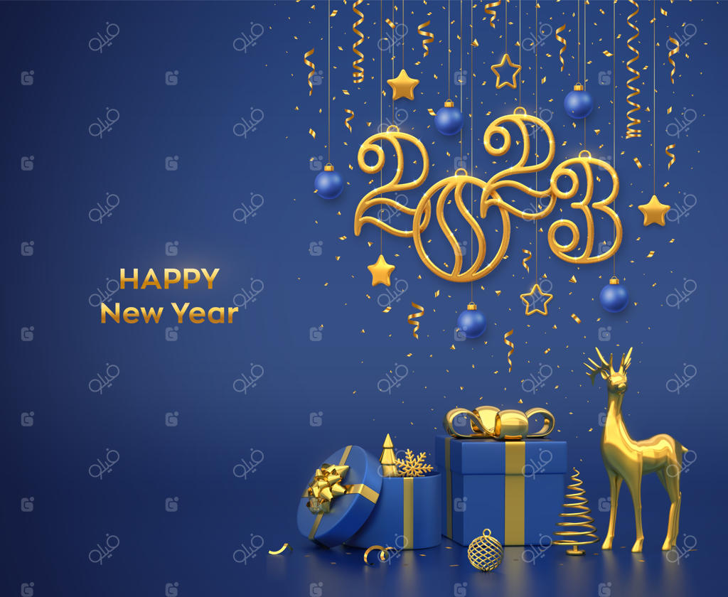 سال نو ۲۰۲۳ مبارک - اعداد طلایی ۲۰۲۳ با ستاره‌ها و گلوله‌های برفی روی زمینه‌ی آبی و جعبه‌های هدیه، گوزن طلایی و درختان کاج طلایی - تصویر سازی وکتور