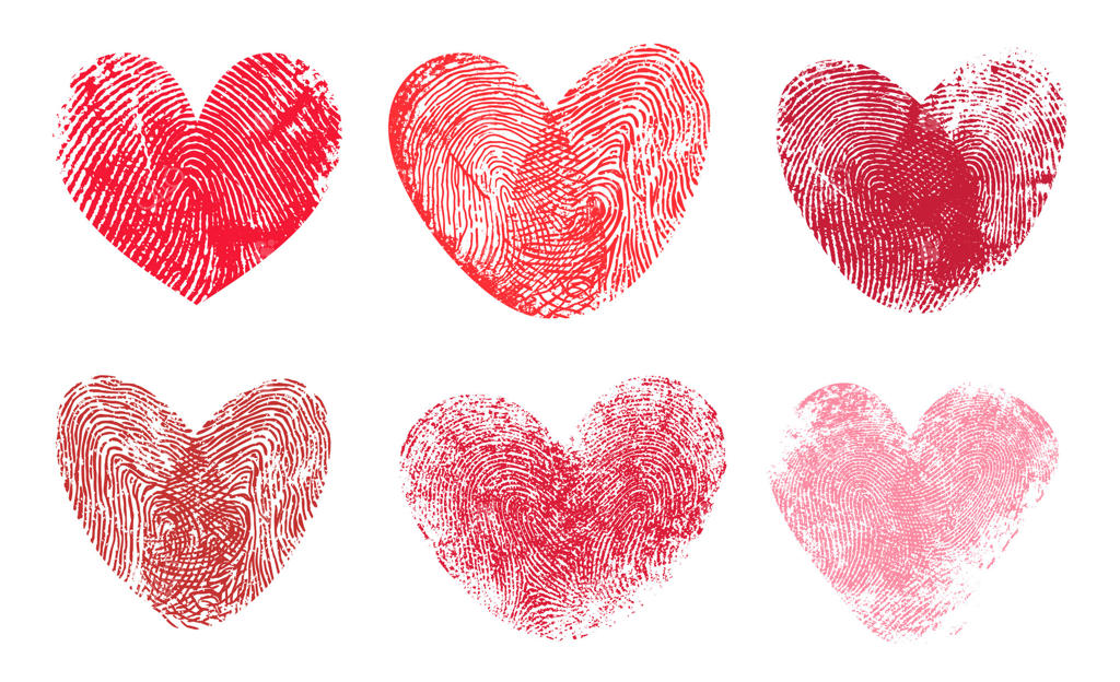 اثر انگشت قلبی، چاپ‌های قرمز انگشت شست