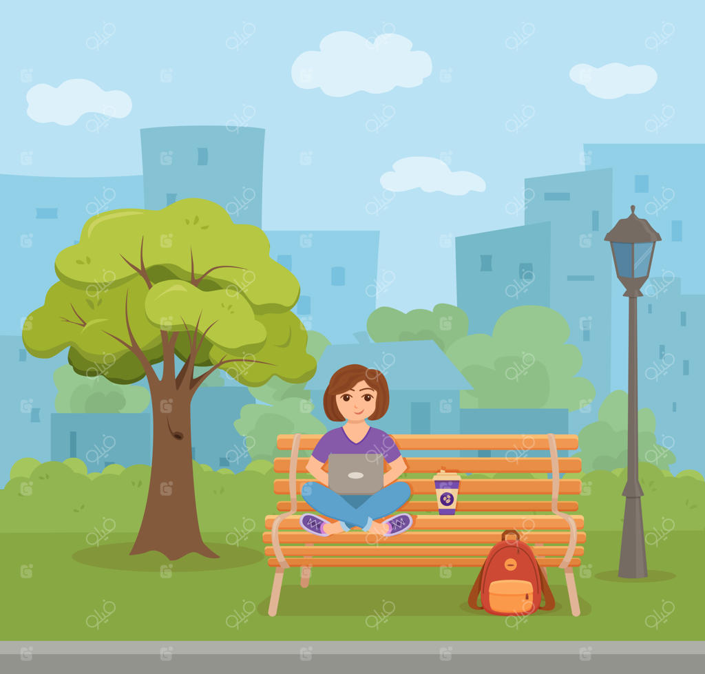 زن جوان و خوشحال فریلنسر در پارک روی نیمکت مشغول کار با قهوه. تصویر دختری نشسته با کامپیوتر و استفاده از لپ‌تاپ برای مطالعه یا انجام کارهای شبکه به سبک تخت.