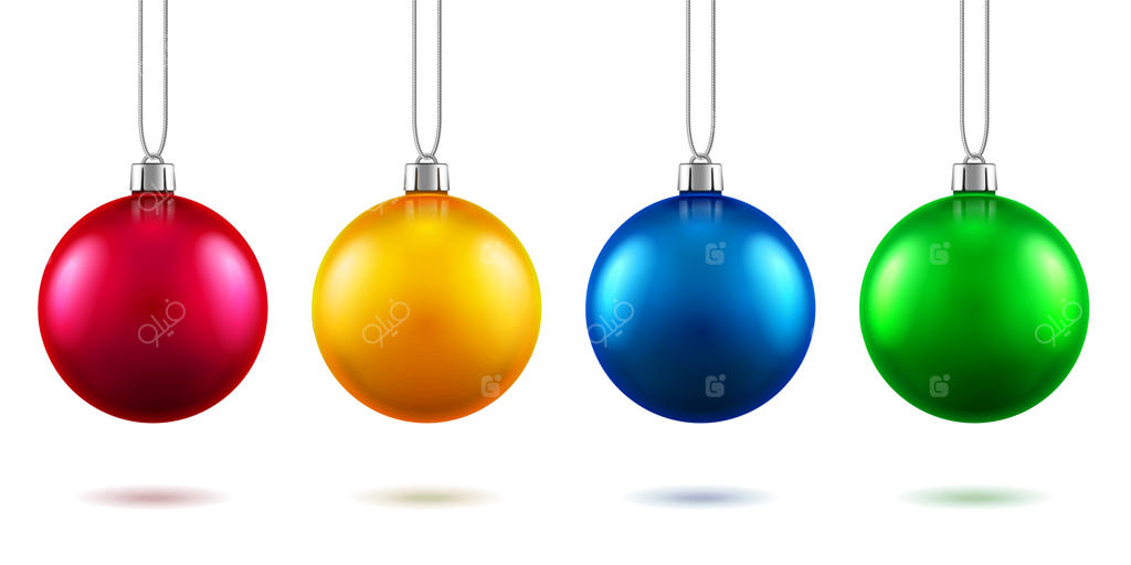 مجموعه‌ای از اسباب‌بازی‌های واقعی کاج آویزان بر طناب