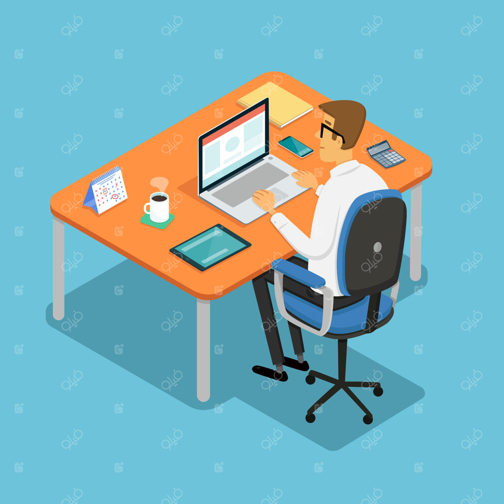 مردی در حال کار پشت میز خود