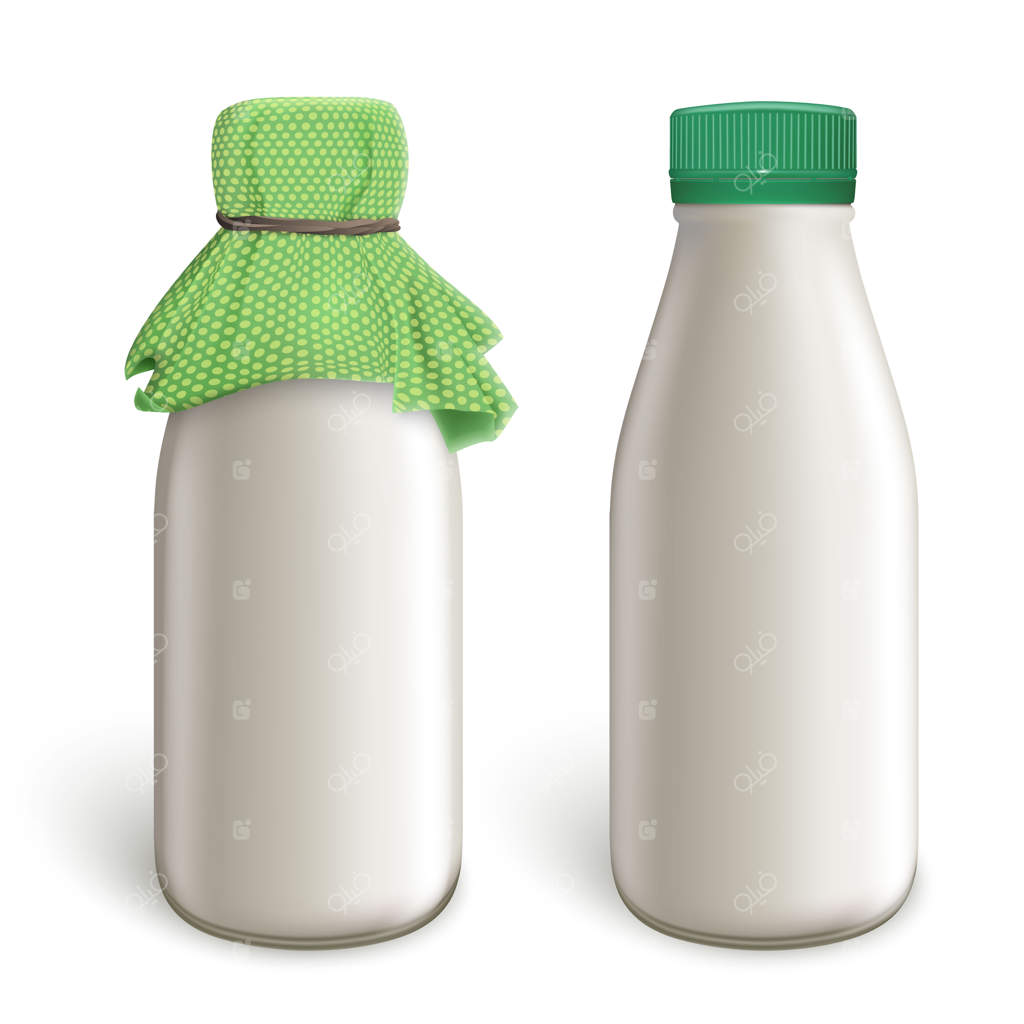 دو بطری پلاستیکی پر از شیر