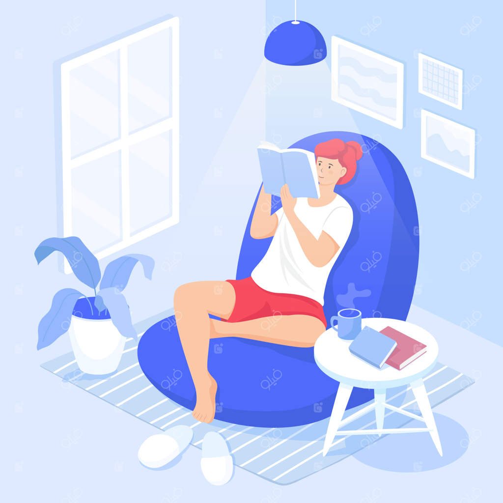 خانم خندان و بامزه‌ای در حال خواندن کتاب داستانی در صندلی راحتی