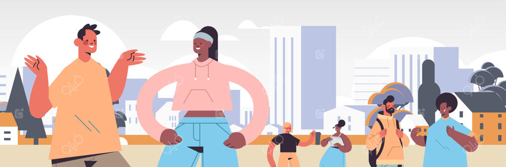 مردم دورگه در حال پیاده‌روی در پارک شهری: مفهوم دیجیتال‌زدایی و گذراندن وقت بدون گجت‌ها توسط زنان و مردان