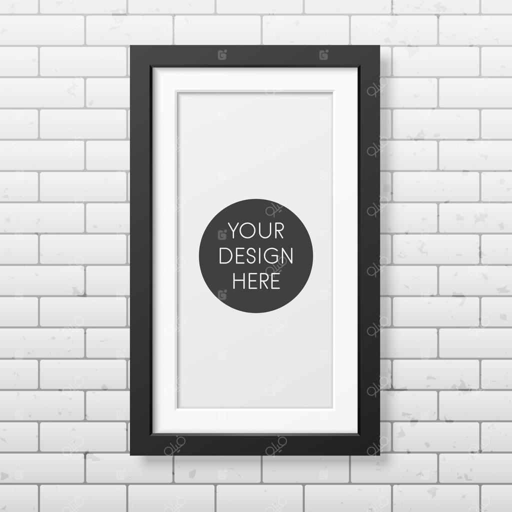 قاب مشکی واقعی روی دیوار آجری