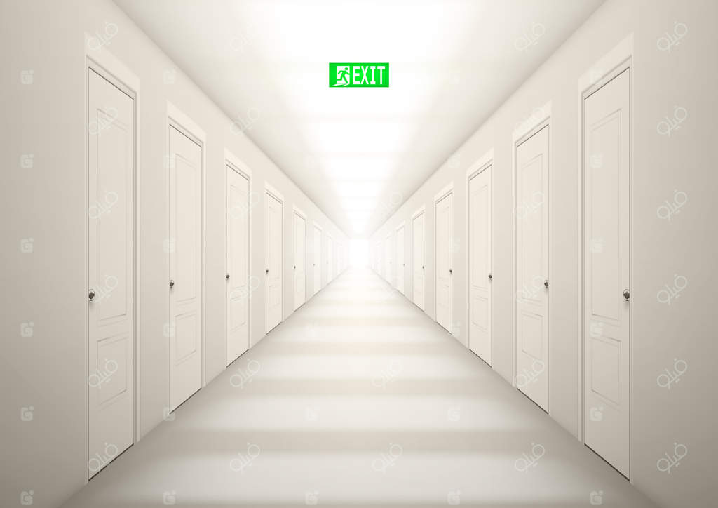 راهروی طولانی با نور سه‌بعدی و علامت خروج