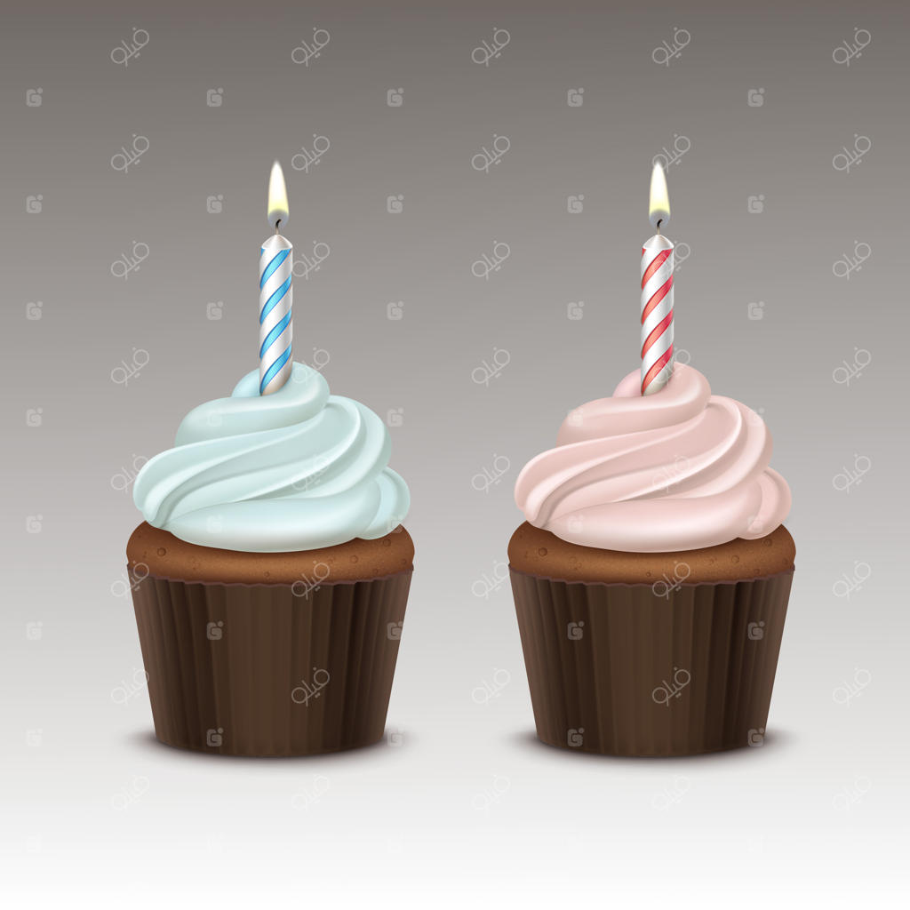 مجموعه‌ای از کاپ‌کیک‌های تولد با خامه‌ی آبی روشن و صورتی و یک شمع از نزدیک در پس‌زمینه