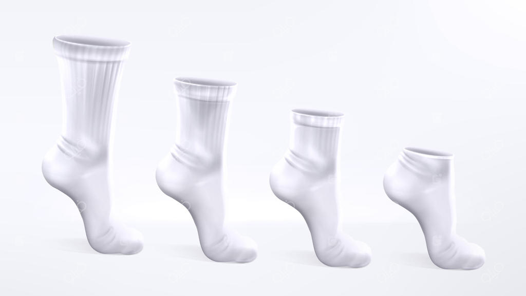مجموعه سه‌بعدی و واقع‌گرایانه جوراب‌های سفید ورزشی و روزمره با ساق‌های مختلف جداشده در پس‌زمینه سفید؛ موکاپ جوراب‌های نخی کلاسیک بلند، متوسط و کوتاه.