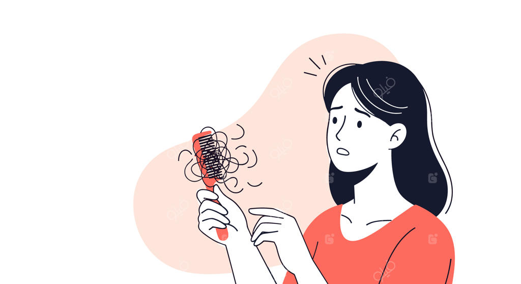 زنی که برسی پر از موهای ریخته‌شده در دست دارد
