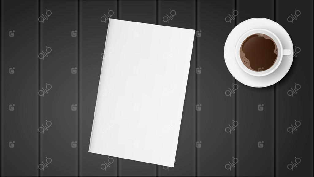 کاغذ سفید روی میز چوبی مشکی، کتابی با جلد خالی و یک فنجان قهوه روی میز.
