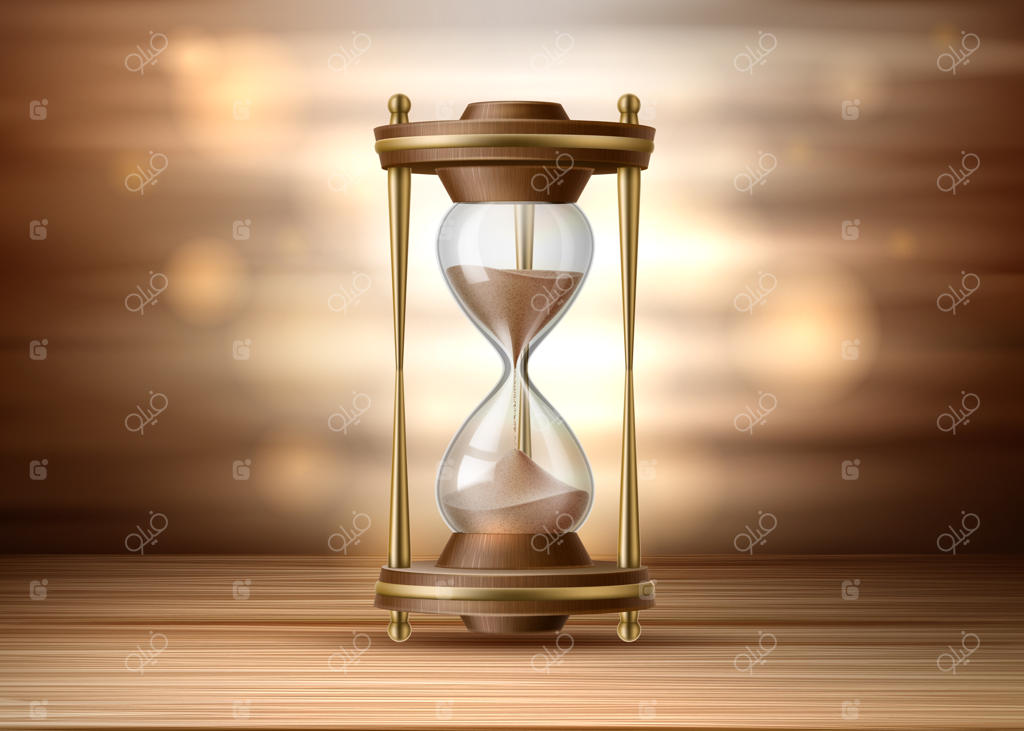 ساعت شنی واقعی - شیشه ساعت شنی بر روی زمینه قهوه‌ای. ساعت قدیمی ایستاده بر روی سطح چوبی.