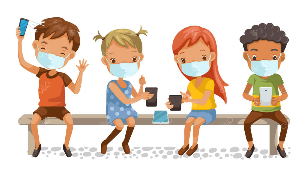 گروه کودکان با ماسک - دختران و پسران در حال استفاده از تلفن همراه. نشسته بر روی صندلی در مدرسه. مفاهیم آموزش الکترونیک و تکنولوژی آموزشی در دوران جدید.