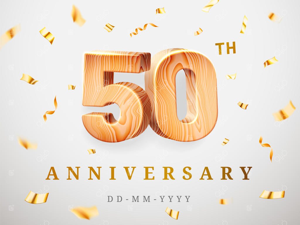 سالگرد: اعداد چوبی پنج و صفر با کاغذ رنگین طلایی