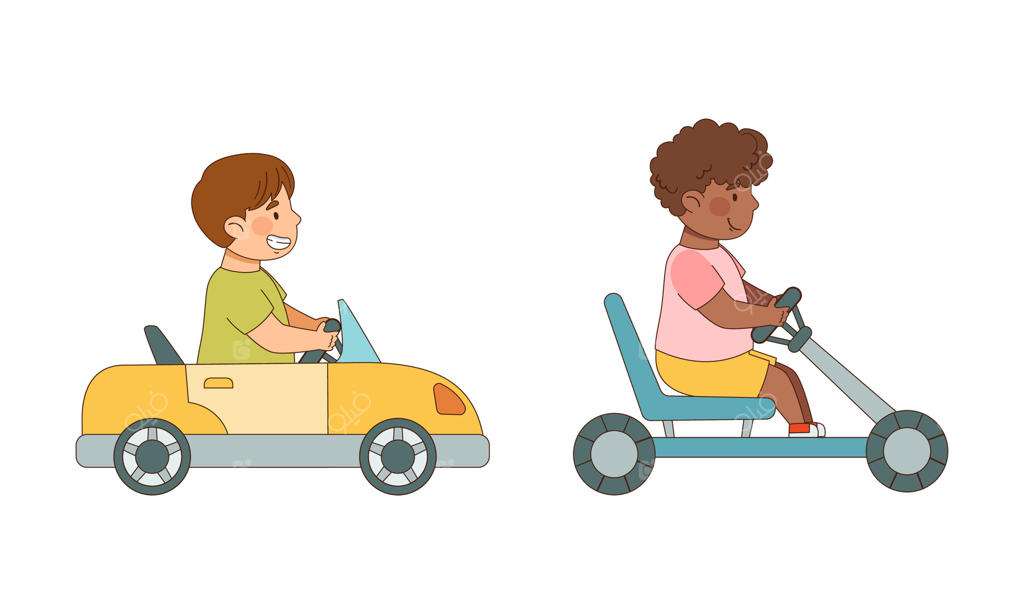 مجموعه تصاویر پسری که با ماشین برقی در فضای باز لذت می‌برد