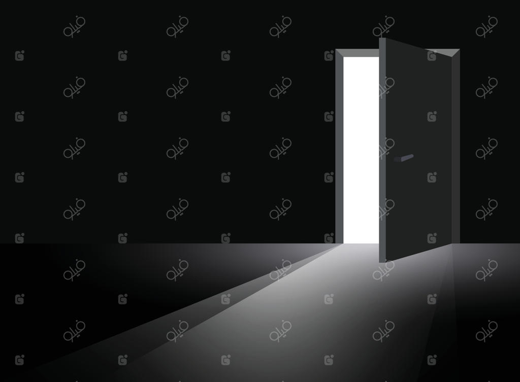 دری باز در اتاق تاریک با نوری که از آن می‌تابد