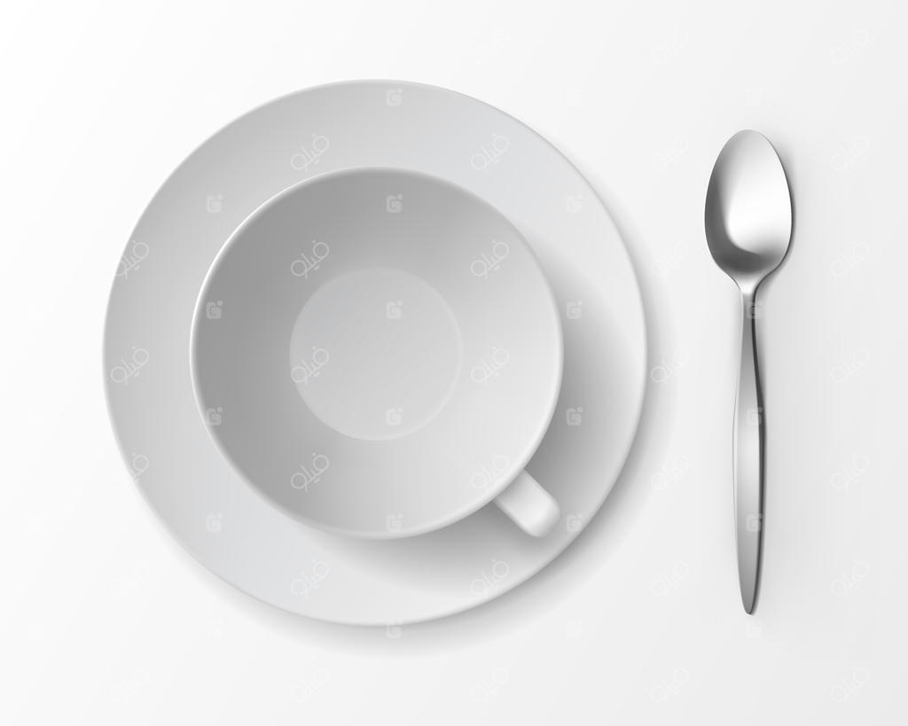 فنجان و قاشق از نمای بالا روی پس‌زمینه سفید